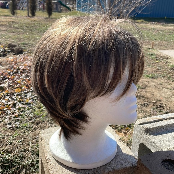 NWT short brown wig dimension pixie wig blonde lights approx 10” 130d weft cap - Picture 8 of 16